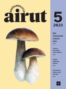 Airut 5/2023:n kannessa kaksi sientä.